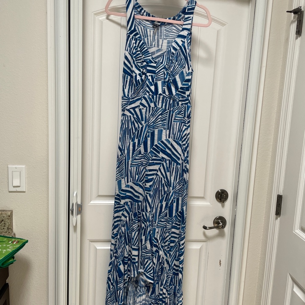 Rafaella Women’s Maxi Hi - Low Dress.  Size Medium. Excellent condition.  💙
